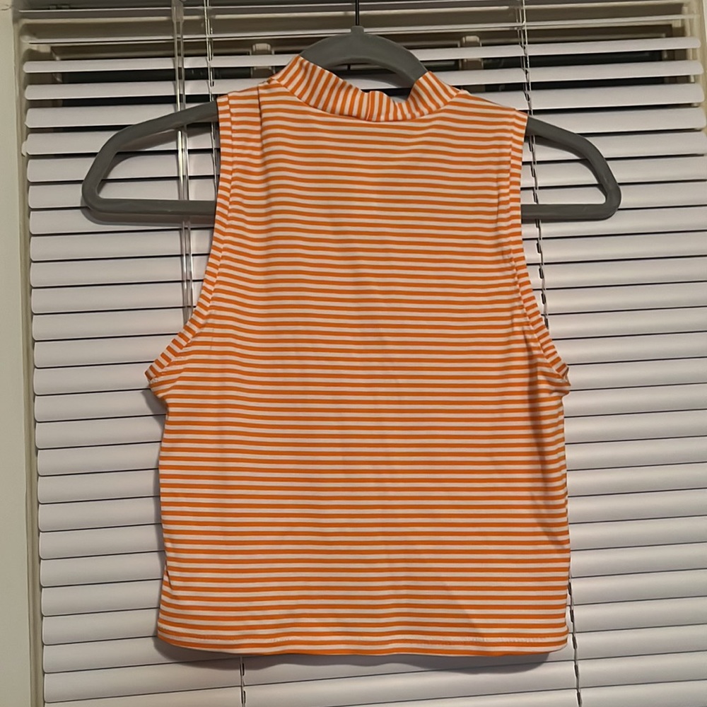 ATHLETA Cropped Tank Size Small - Picture 5 of 5